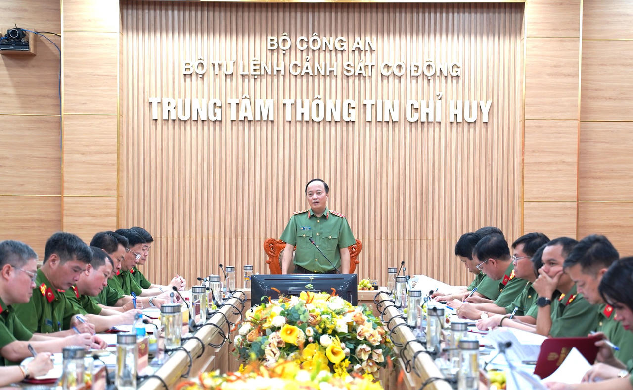 Thứ trưởng Bộ Công  an Đặng Hồng Đức thăm và làm việc với Bộ Tư lệnh Cảnh sát cơ động ngày 1/10/2026. (Ảnh: Bocongan.gov.vn)
