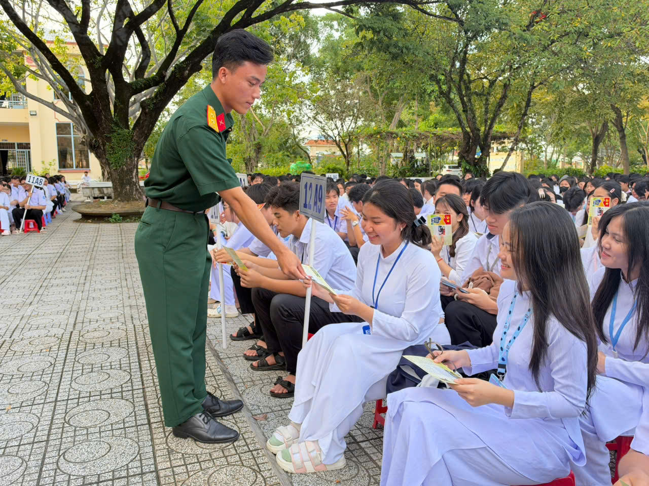 Tiểu đoàn 519 tuyên truyền pháp luật cho 2.300 học sinh trên tuyến biên giới An Giang
