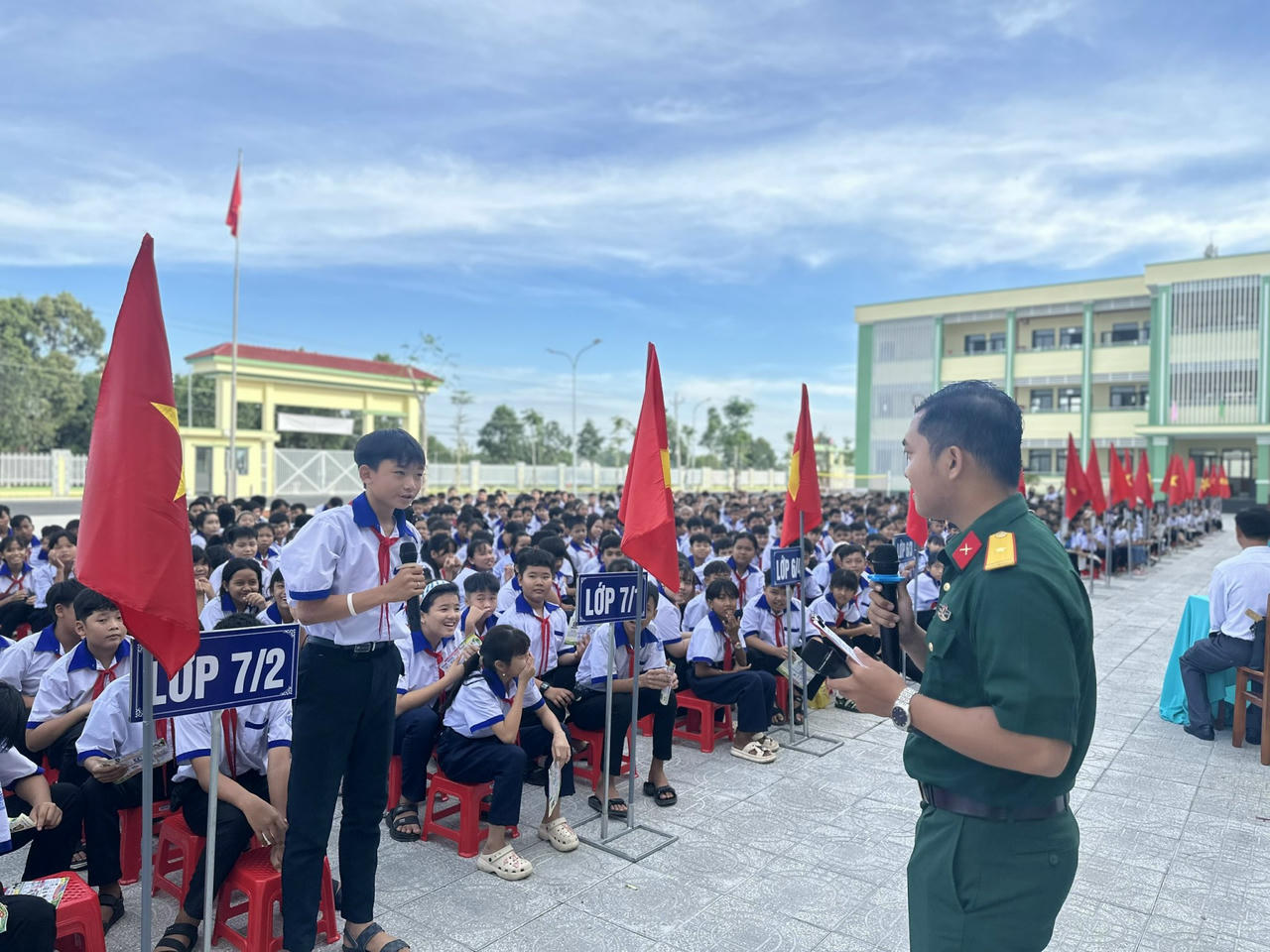 Tiểu đoàn 519 tuyên truyền pháp luật cho 2.300 học sinh trên tuyến biên giới An Giang