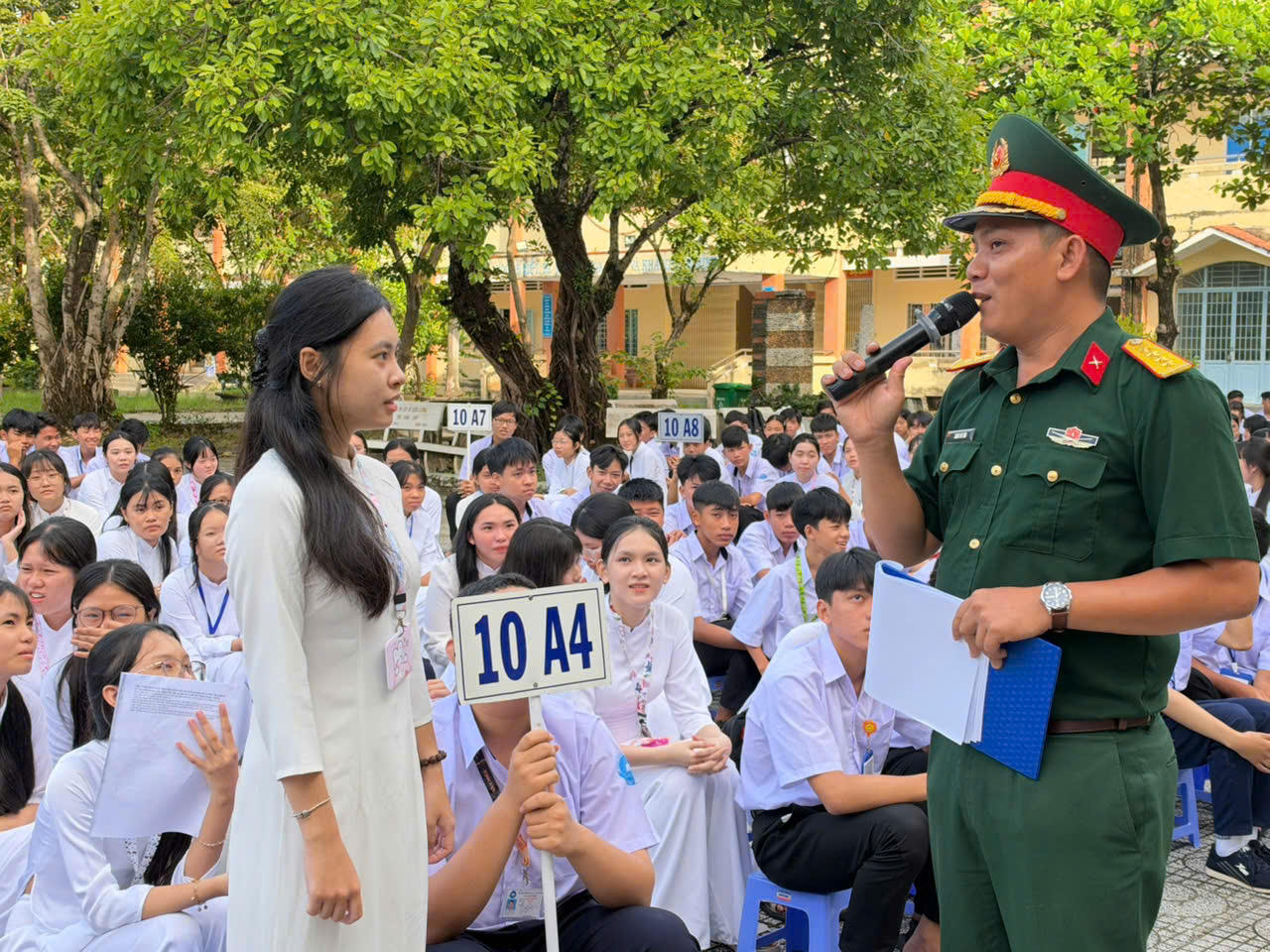 Tiểu đoàn 519 tuyên truyền pháp luật cho 2.300 học sinh trên tuyến biên giới An Giang