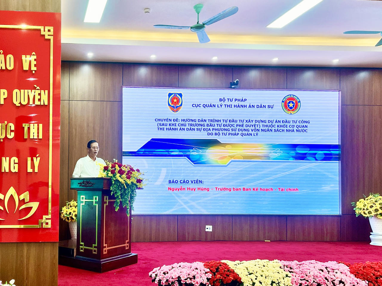 Đồng chí Vũ Quang Hiện – Trưởng THADS tỉnh Đồng Tháp trình bày tham luận tại Hội nghị. Ảnh Thu Nguyễn.