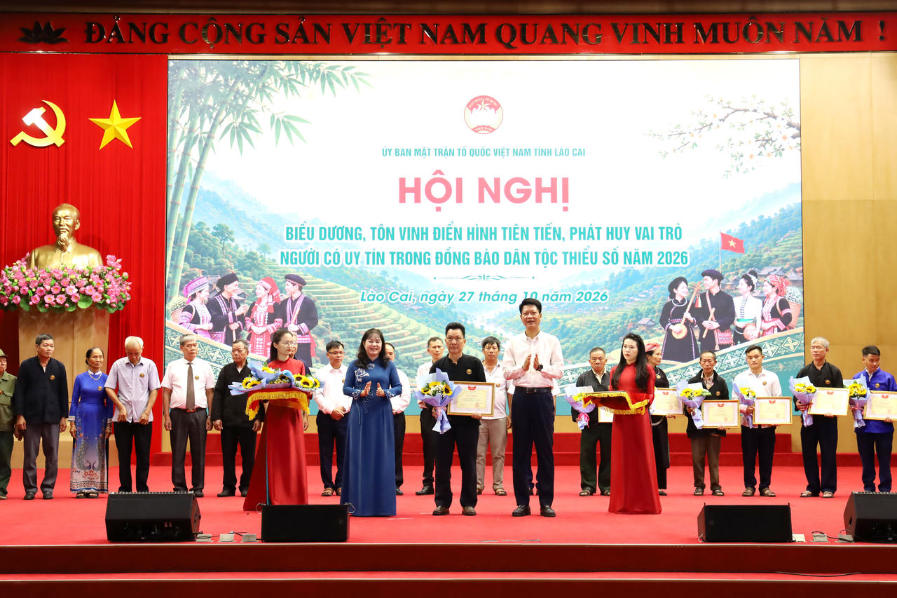 Lào Cai phát huy vai trò người có uy tín trong đồng bào dân tộc thiểu số