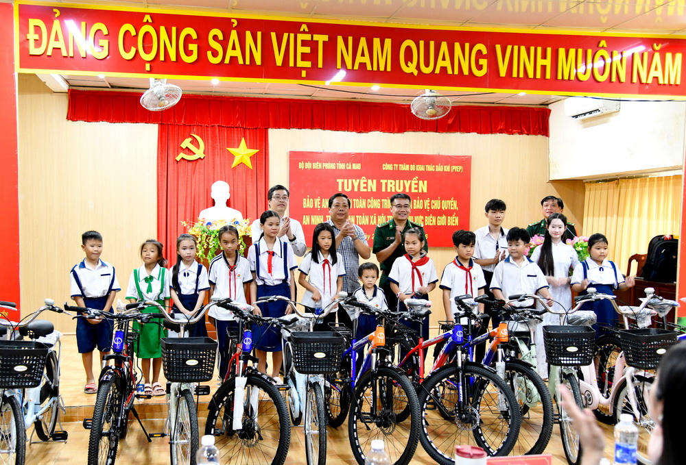 Nâng cao ý thức chấp hành pháp luật cho ngư dân vùng biên giới biển Cà Mau