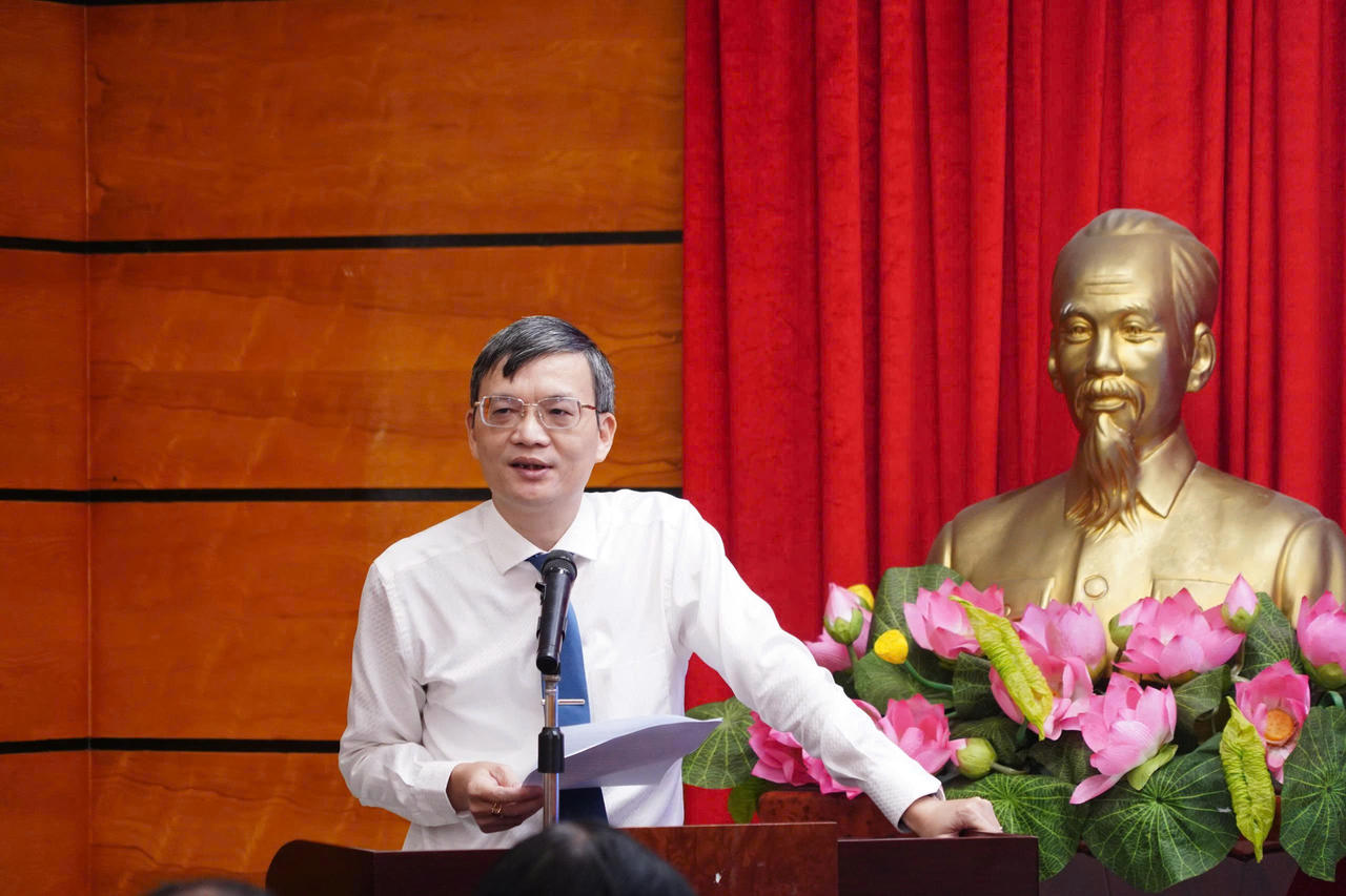 PGS.TS. Nguyễn Bá Bình - Phó Hiệu trưởng Nhà trường phát biểu khai mạc Hội thảo.