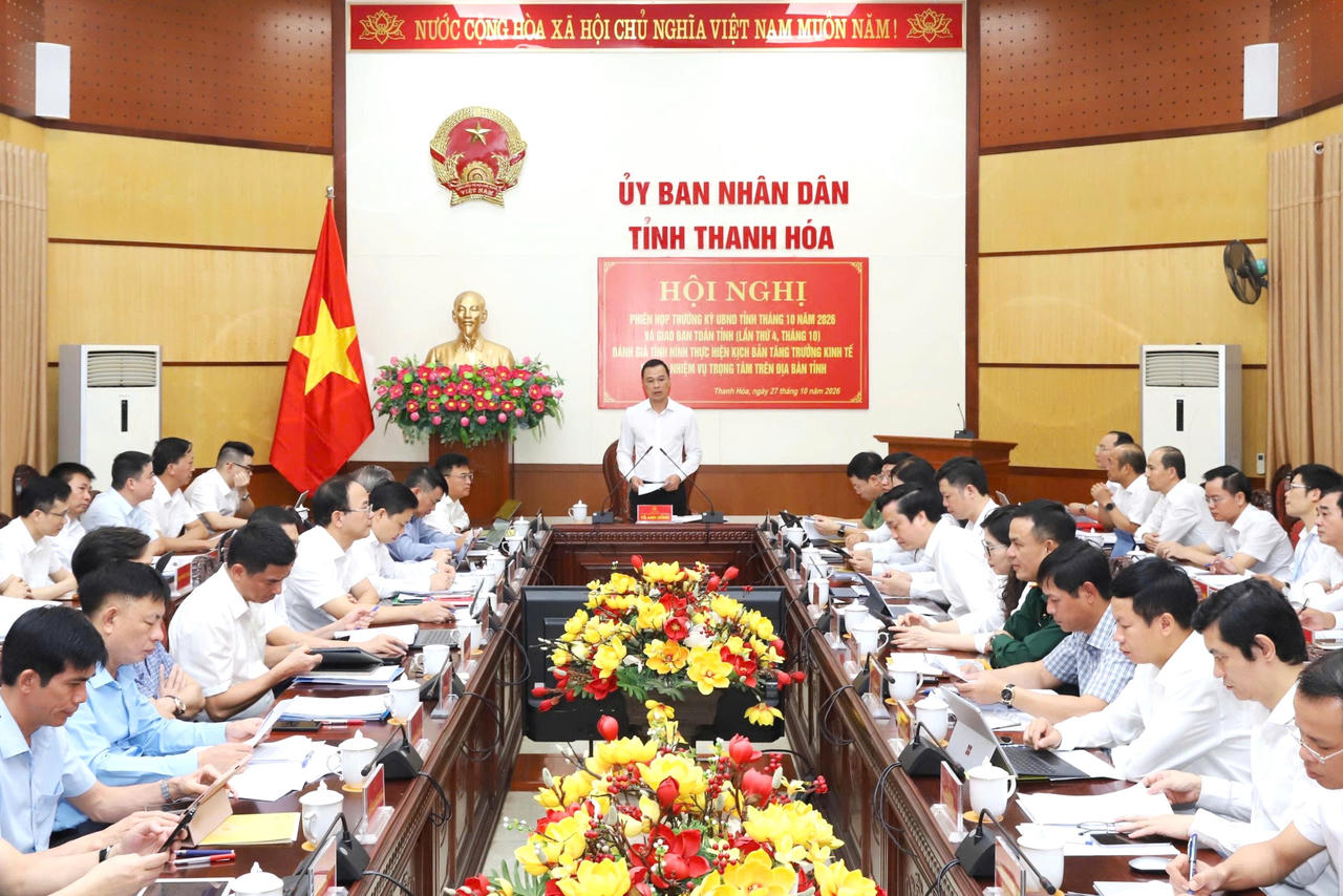 Quang cảnh phiên họp (Ảnh: XN).