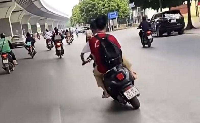 Hà Nội: Phụ huynh bị xử phạt vì giao xe máy điện cho con chưa đủ tuổi