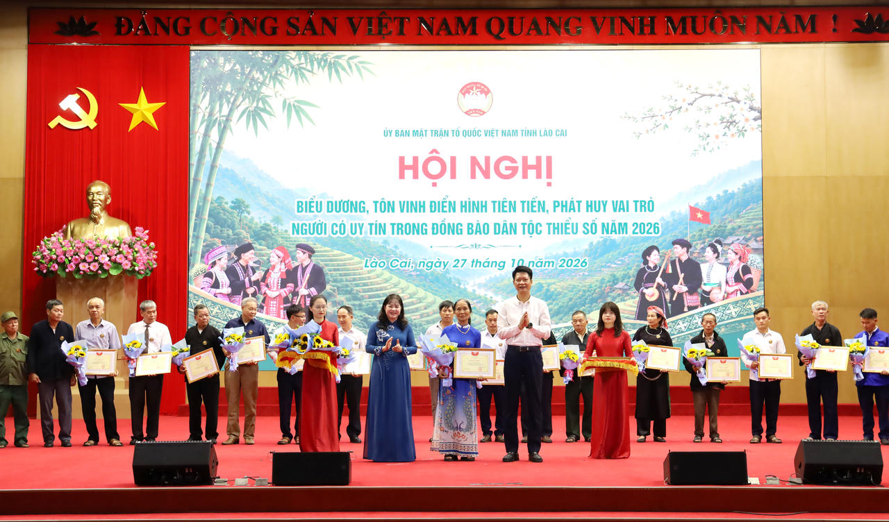 Lào Cai phát huy vai trò người có uy tín trong đồng bào dân tộc thiểu số