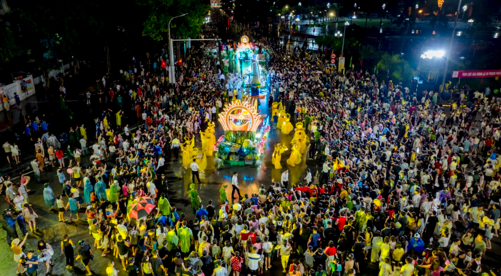 Các sự kiện văn hóa, giải trí tầm cỡ như Carnival "Ánh dương bất tận" góp phần nâng tầm sức hút du lịch của điểm đến Nghệ An. Ảnh: Sun Property.