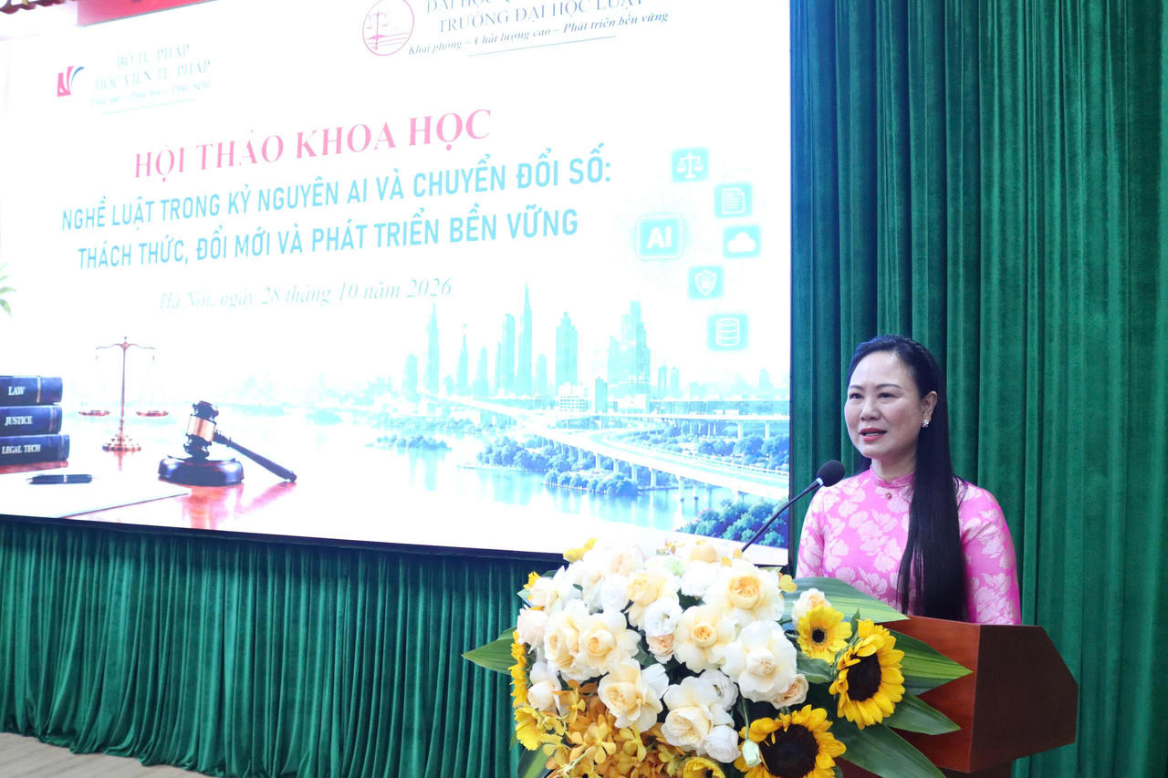 Phó Giám đốc Học viện Tư pháp Nguyễn Minh Hằng phát biểu