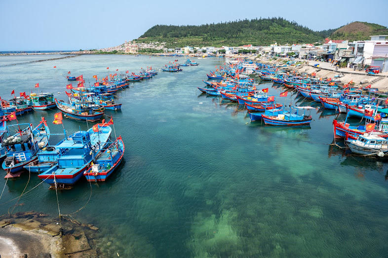 Lý Sơn với lợi thế điểm du lịch nổi tiếng với vẻ đẹp hoang sơ  (ảnh Vân Anh)