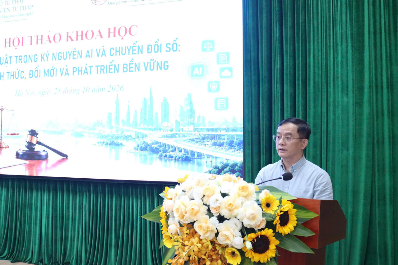 PGS.TS Nguyễn Tiến Vinh, Hiệu trưởng Trường Đại học Luật phát biểu