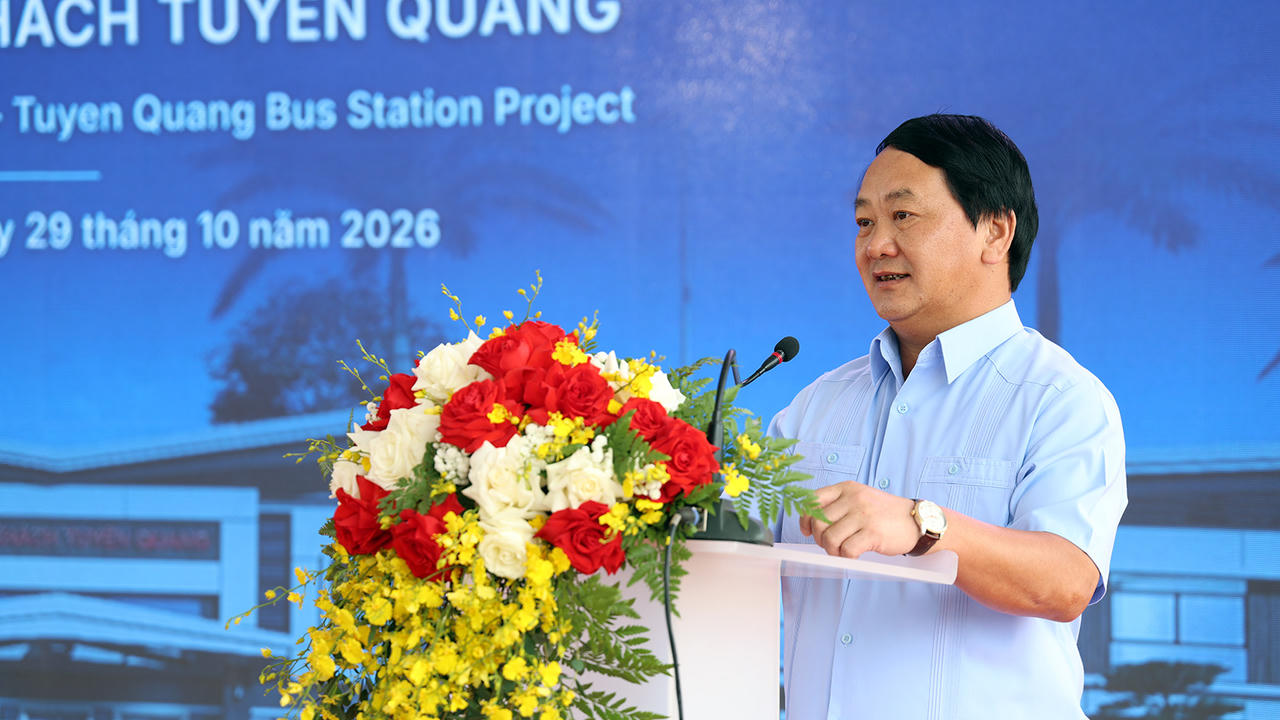 Ông Hầu A Lềnh - Bí thư tỉnh Tuyên Quang phát biểu tại lễ khởi công. (Ảnh: PV)