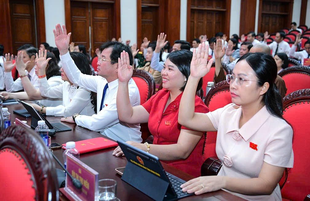 Kỳ họp thứ 6 HĐND tỉnh Ninh Bình khóa XVI nhiệm kỳ 2026-2031 thống nhất thông qua 13 Nghị quyết