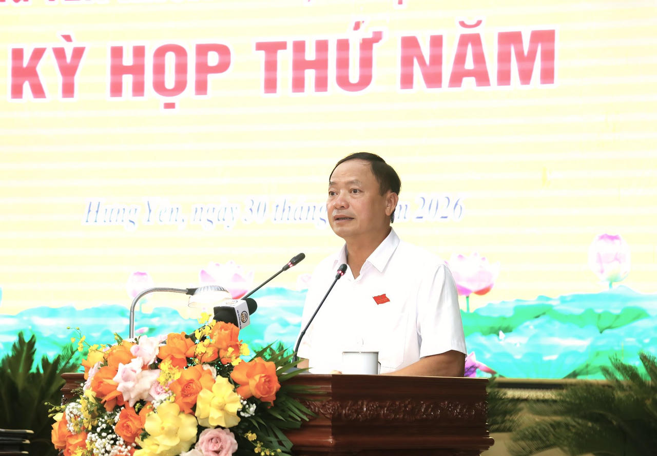 Phó Bí thư Tỉnh ủy, Chủ tịch HĐND tỉnh Hưng Yên Trần Quốc Văn phát biểu bế mạc kỳ họp.(Ảnh: Huy Nguyễn)