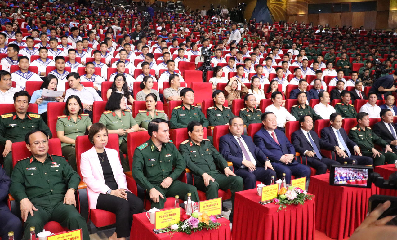 Trao giải Cuộc thi ảnh nghệ thuật “Tự hào một dải biên cương” tại Quảng Ninh