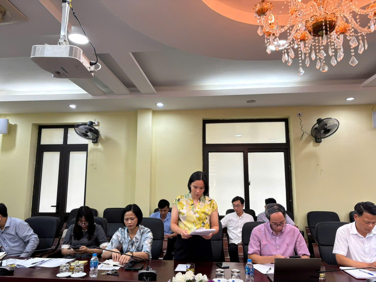 Đại diện Bệnh viện Sản - Nhi Hưng Yên tham luận tại hội nghị. (Ảnh Đông Bắc)