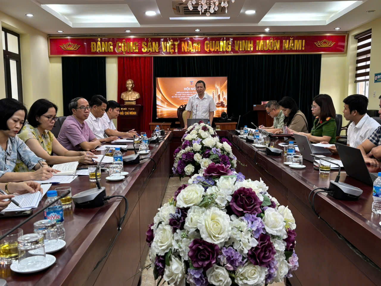 Ông Trần Hữu Nam, Giám đốc Sở Tư pháp Hưng Yên kết luận hội nghị. (Ảnh Đông Bắc)