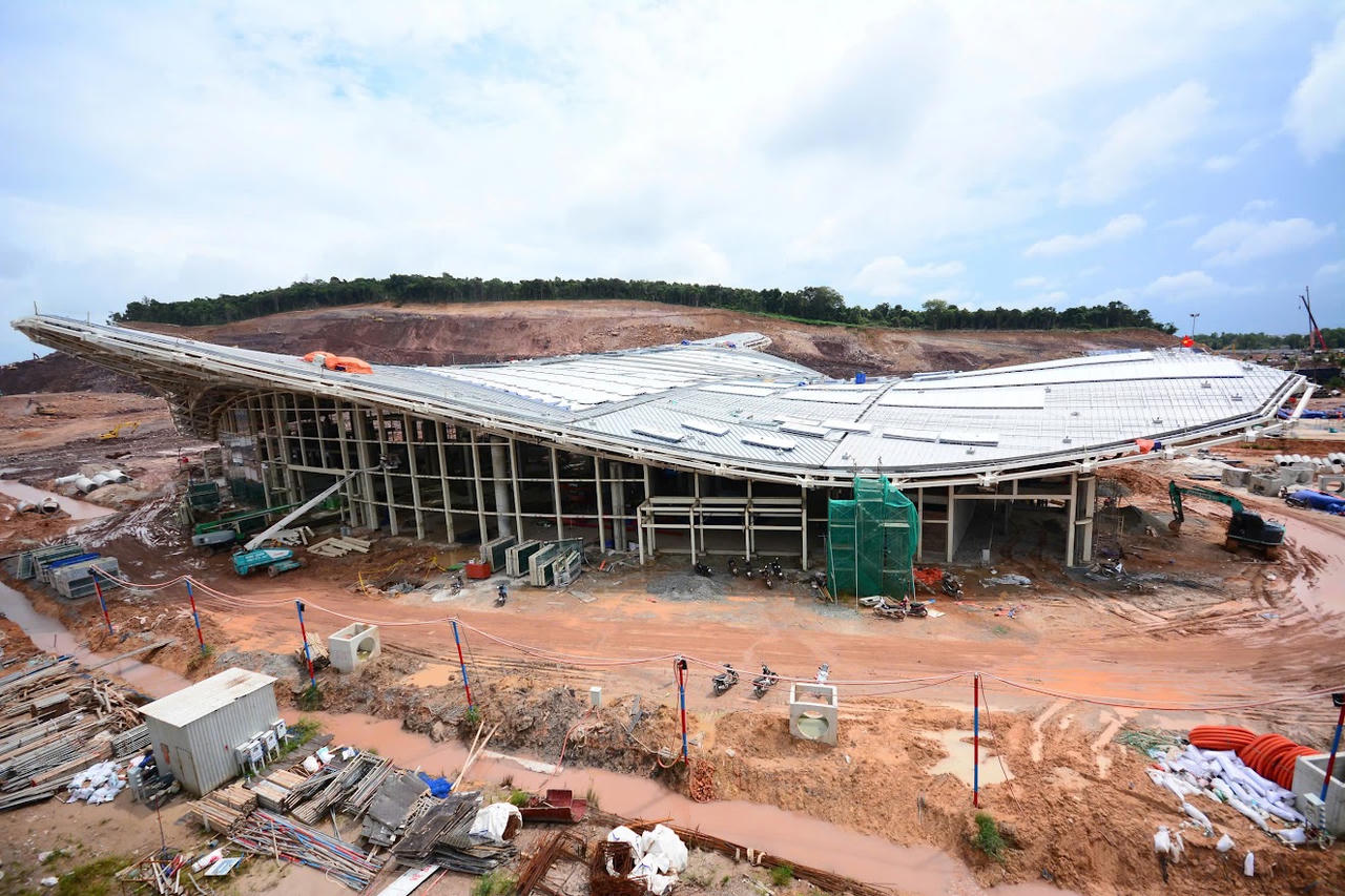 Cận cảnh công trường sân bay Phú Quốc tăng tốc hoàn thiện trước thềm APEC 2027