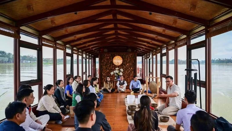 Ngành du lịch Huế tổ chức Chương trình khảo sát các sản phẩm du lịch chăm sóc sức khỏe trên địa bàn thành phố để định hướng khai thác, quảng bá, phát triển loại hình sản phẩm du lịch này trong thời gian tới. (Ảnh: H.Hải)