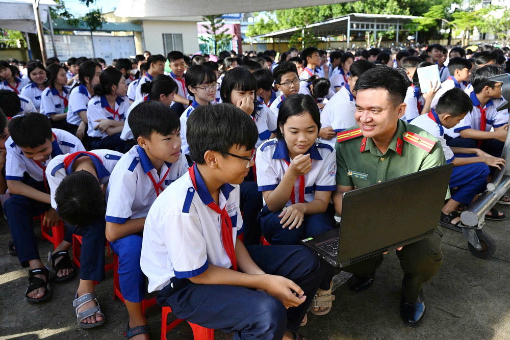 Tăng cường bảo vệ trẻ em ở Cà Mau trên không gian mạng
