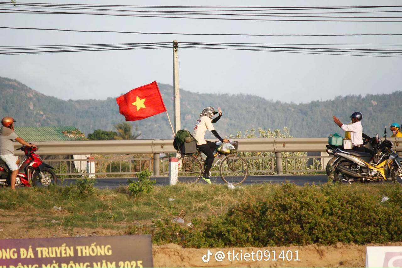 Chuyến xe xuyên miền, rực rỡ tình yêu đất nước, về Sài Gòn hội tụ