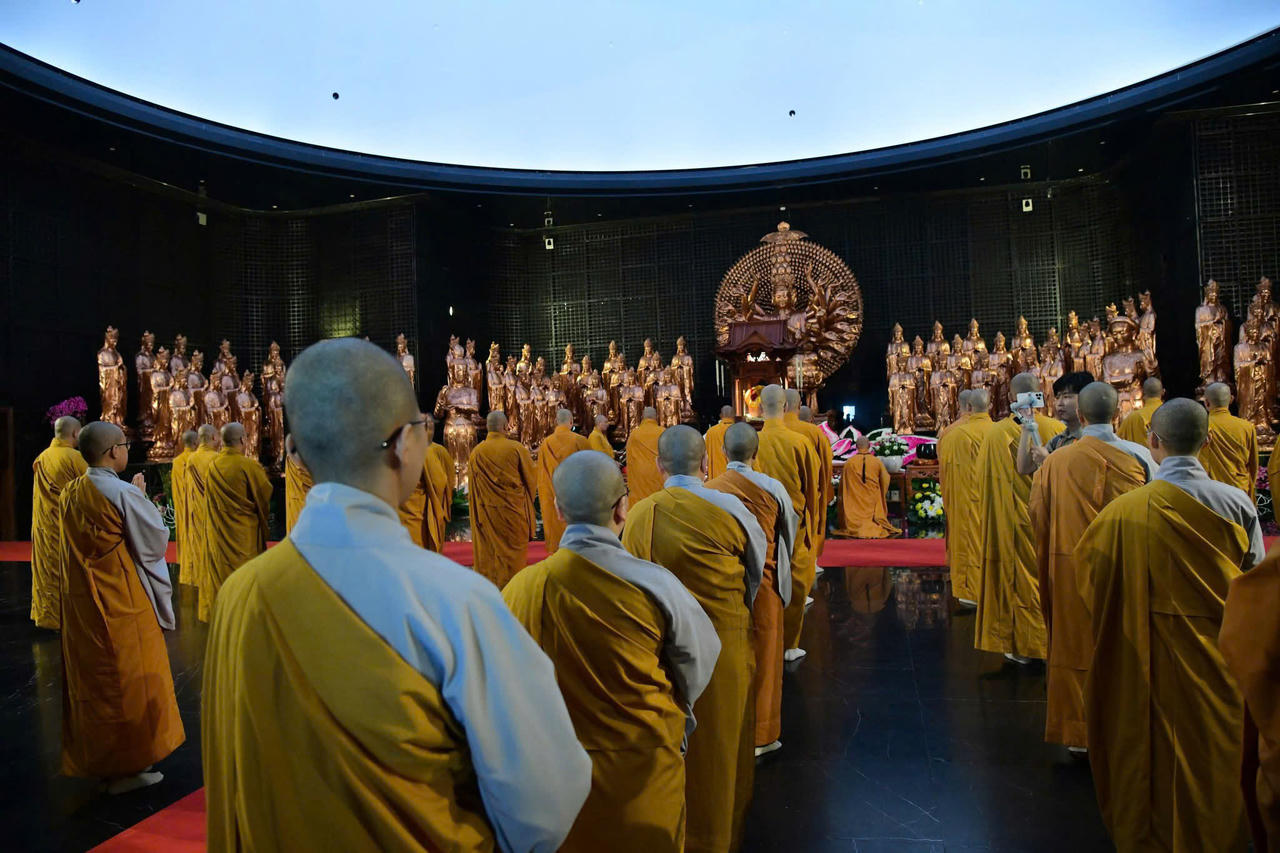 Cung rước Xá lợi Đức Phật từ núi Bà Đen về chùa Quán Sứ