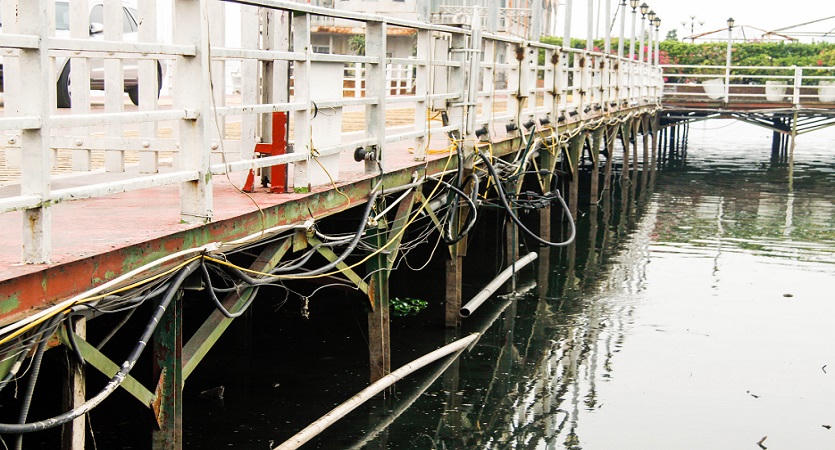 Hồ Tây: Các phương tiện thủy vẫn chống lệnh di dời của UBND phường?