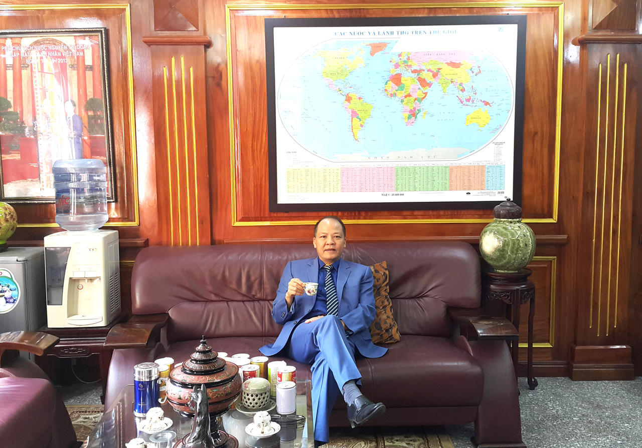 Chuyến bay định mệnh và lon cháo Bát bảo Minh Trung