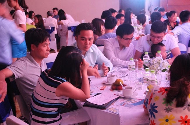 Hàng trăm cư dân Mỹ Đình Plaza 2 hứng khởi rước lộc vàng ngày mở bán