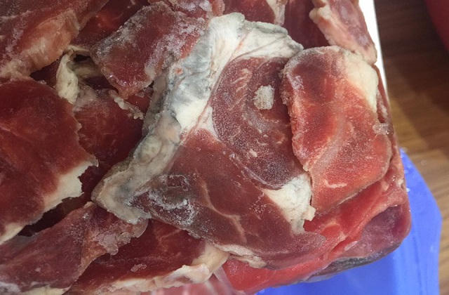 LA MAISON bán thịt mốc xanh cho người tiêu dùng ?