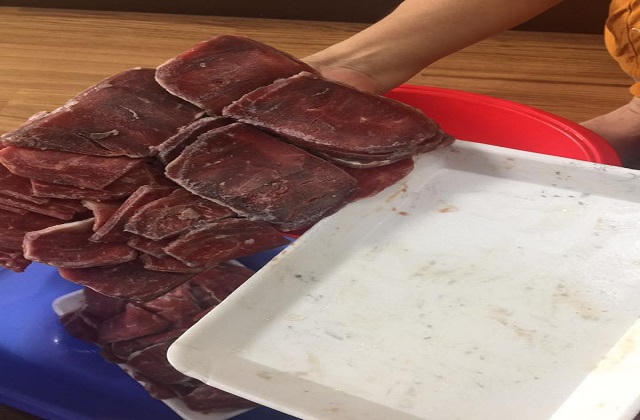 LA MAISON bán thịt mốc xanh cho người tiêu dùng ?