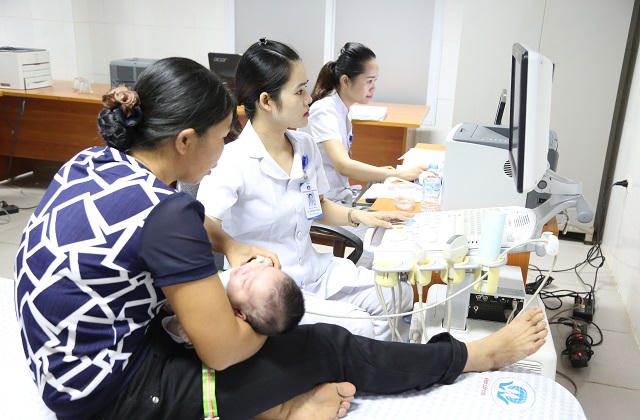 Chương trình 'Trái tim cho em' tổ chức khám miễn phí cho trẻ em tỉnh Phú Thọ