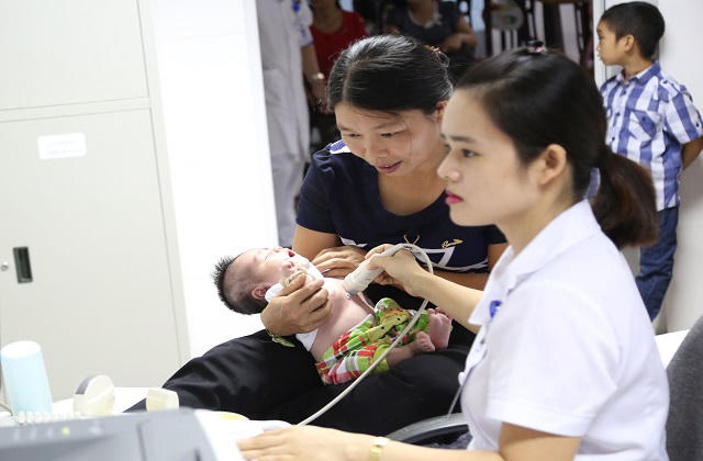 Chương trình 'Trái tim cho em' tổ chức khám miễn phí cho trẻ em tỉnh Phú Thọ