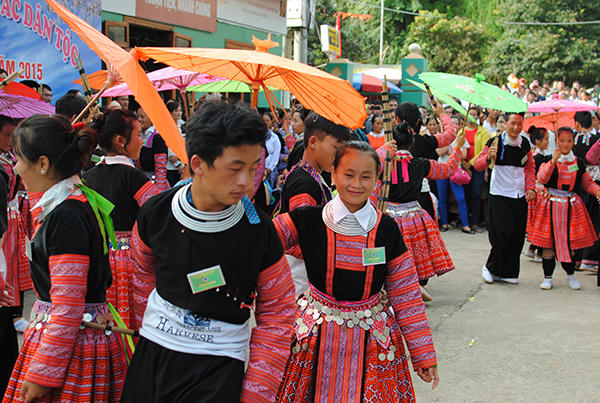 Lên Mộc Châu trẩy hội chợ tình !
