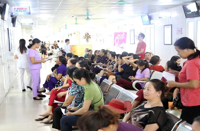 Bệnh viện đa khoa tỉnh Phú Thọ khám sàng lọc ung thư miễn phí cho gần 2.000 người dân