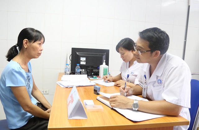 Bệnh viện đa khoa tỉnh Phú Thọ khám sàng lọc ung thư miễn phí cho gần 2.000 người dân