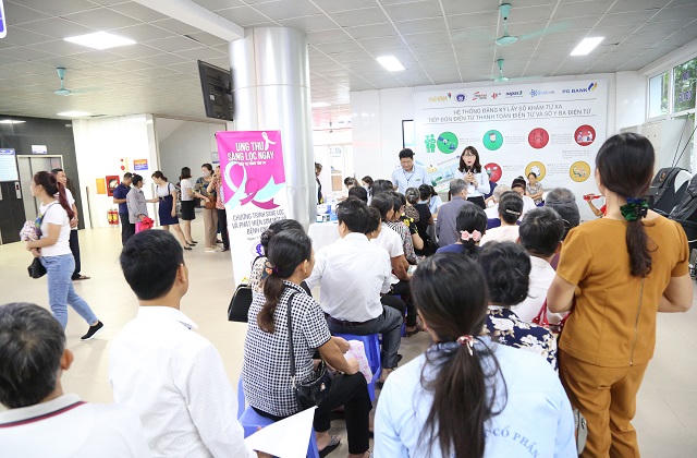 Bệnh viện đa khoa tỉnh Phú Thọ khám sàng lọc ung thư miễn phí cho gần 2.000 người dân
