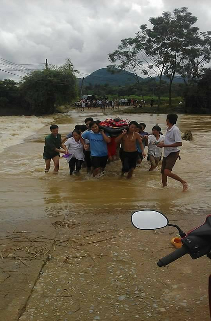 Trung tâm Y tế huyện Tân Sơn sẵn sàng ứng cứu, điều trị nạn nhân sau mưa lũ, sạt lở đất.