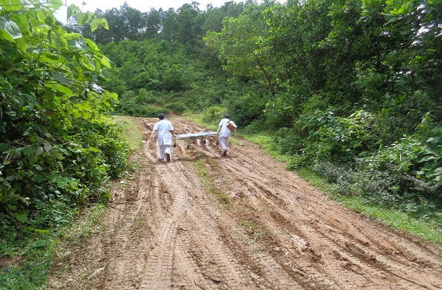 Trung tâm Y tế huyện Tân Sơn sẵn sàng ứng cứu, điều trị nạn nhân sau mưa lũ, sạt lở đất.