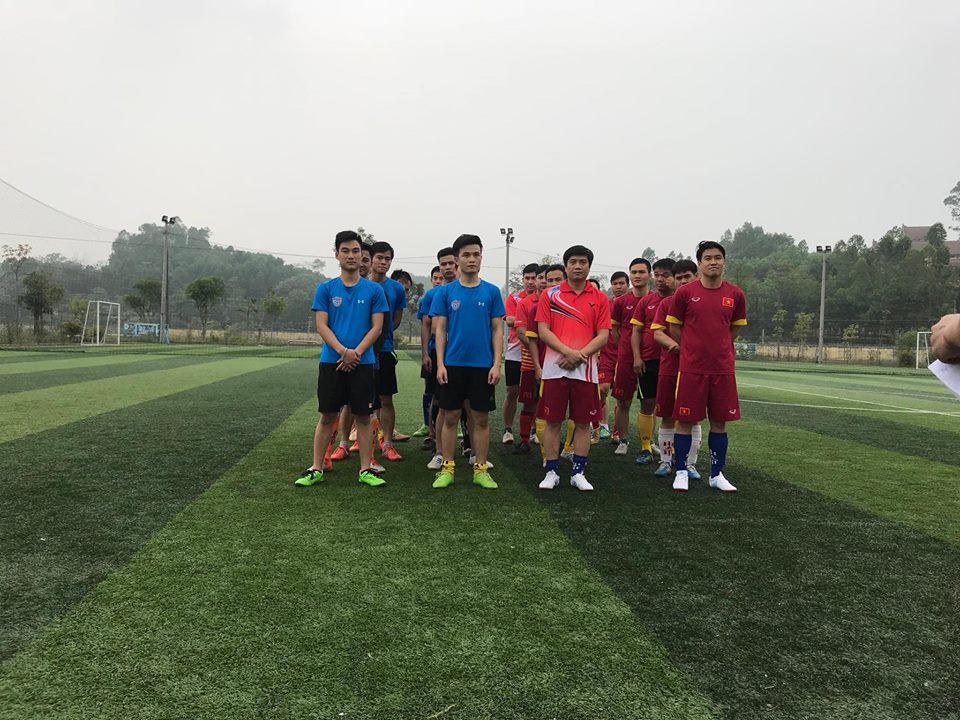 Trung tâm Y tế huyện Thanh Ba: Giao lưu bóng đá, mừng tháng Thanh niên.