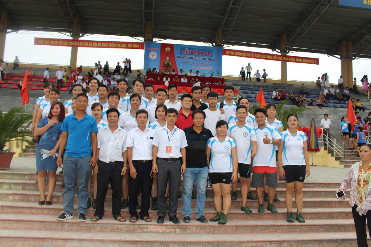 Trung tâm Y tế huyện Thanh Ba: Giao lưu bóng đá, mừng tháng Thanh niên.