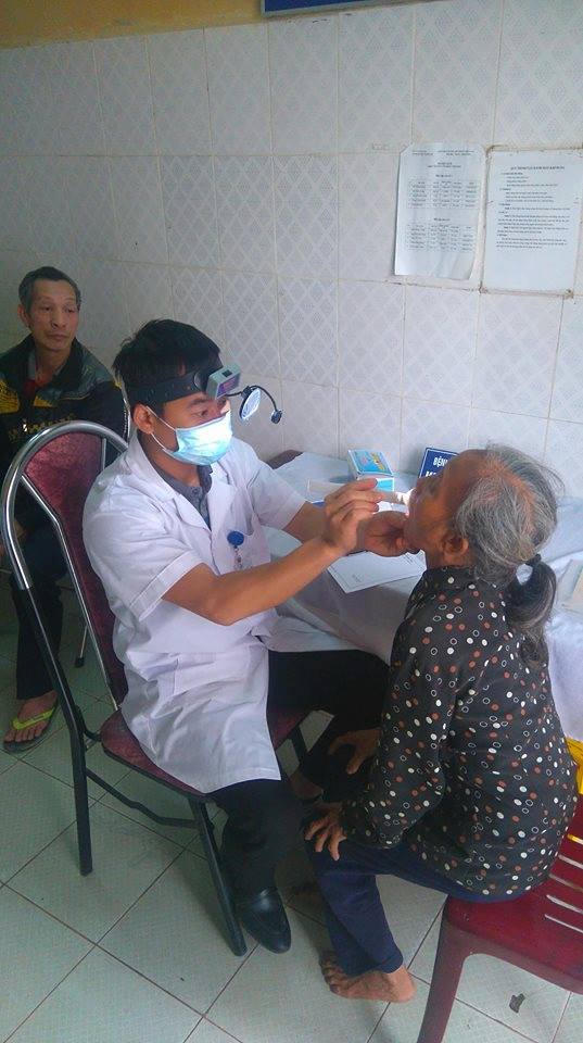 Trung tâm Y tế huyện Thanh Ba: Ra quân ngày Chủ nhật xanh, chào đón tháng Thanh niên