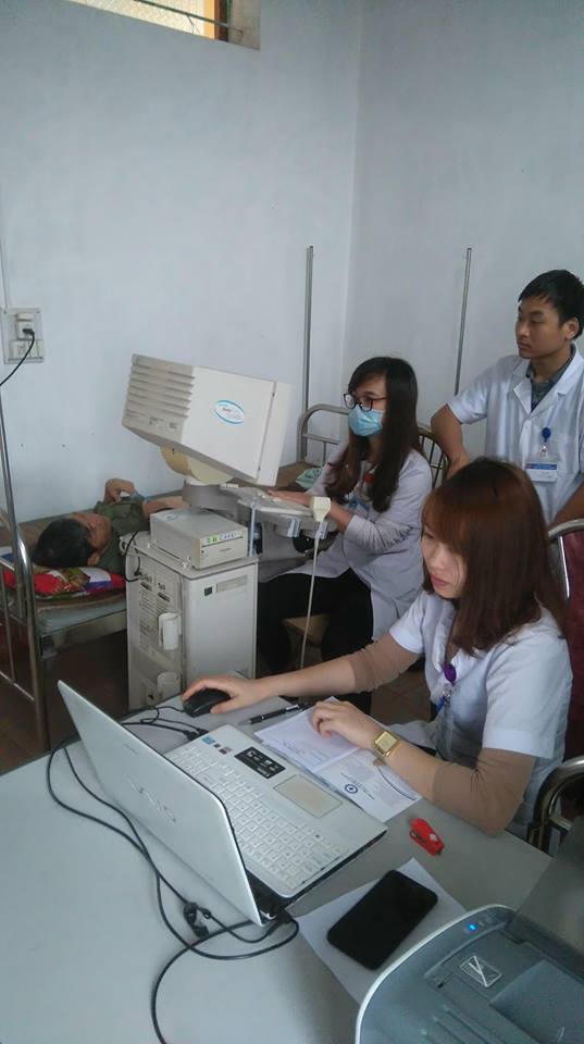 Trung tâm Y tế huyện Thanh Ba: Ra quân ngày Chủ nhật xanh, chào đón tháng Thanh niên