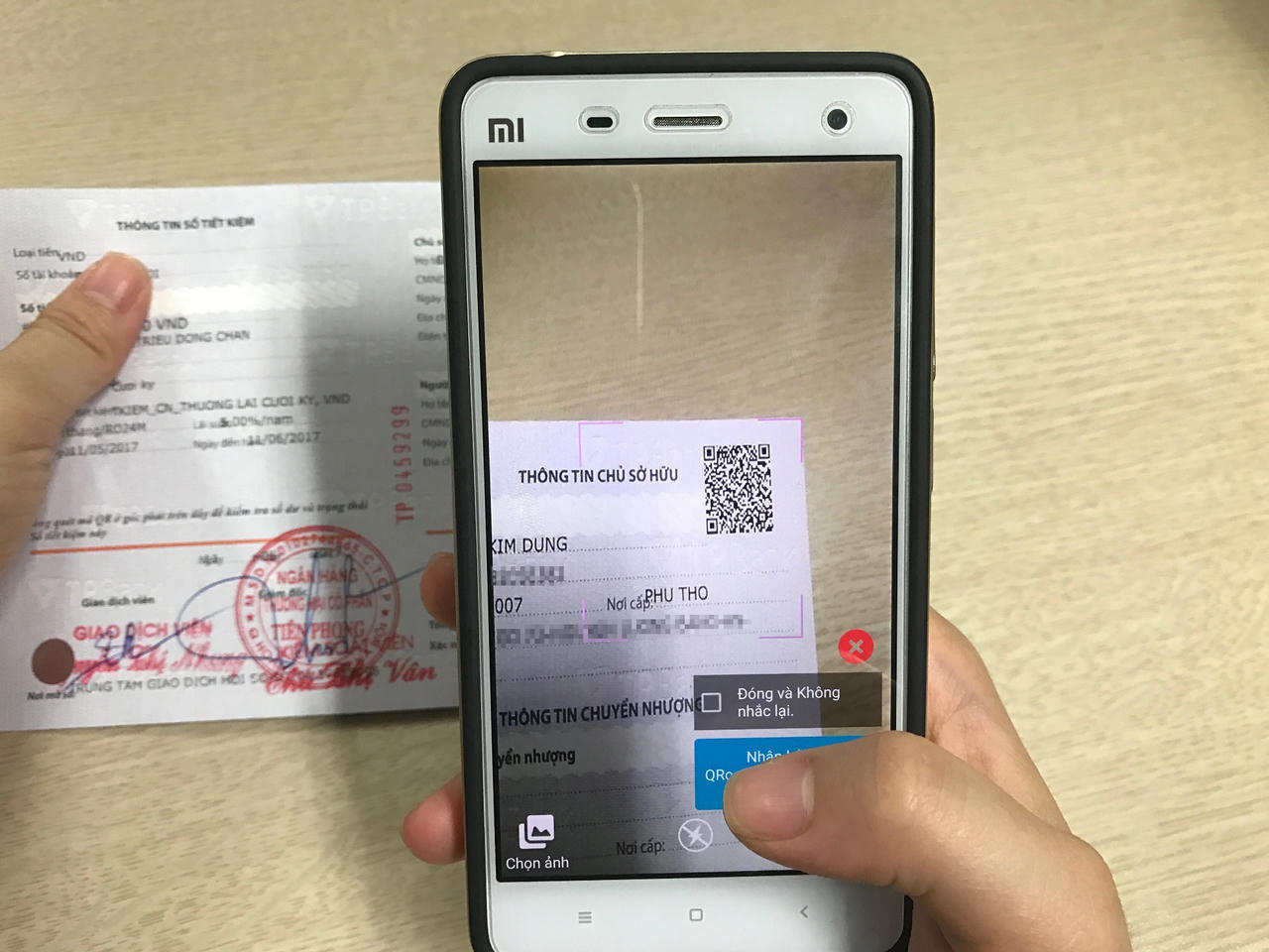 Kiểm tra tiền gửi tại ngân hàng bằng QR code