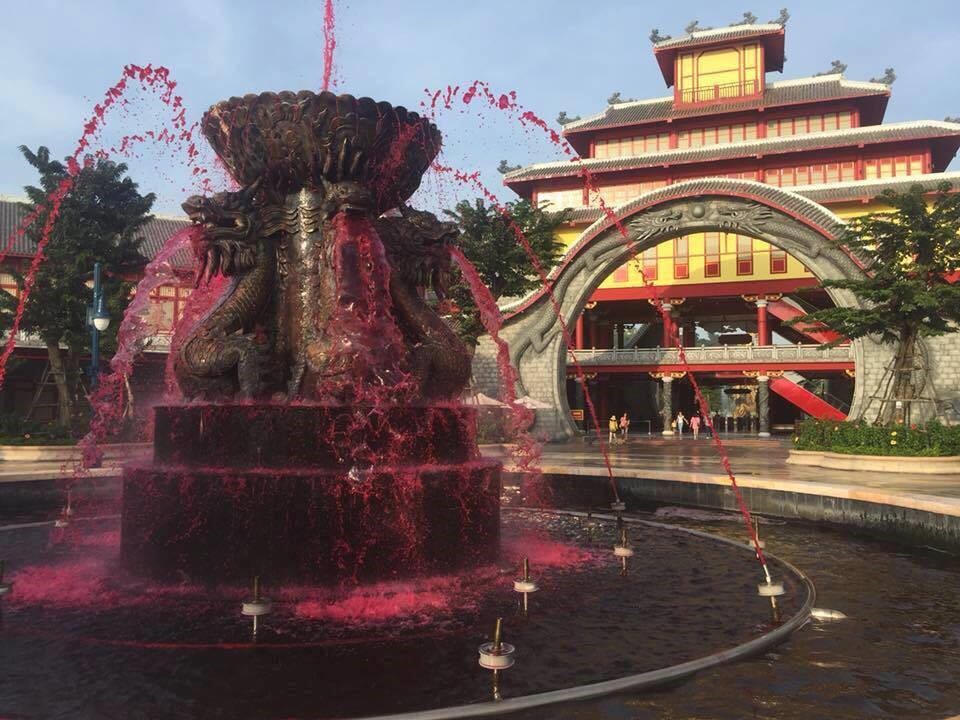 Không gian ma mị của lễ hội Halloween lớn nhất Hạ Long năm 2017