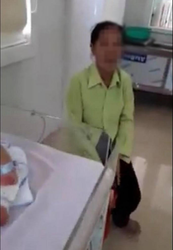 Vụ 'bé trai trong hố nhà vệ sinh': 'Người trong cuộc' nói gì?