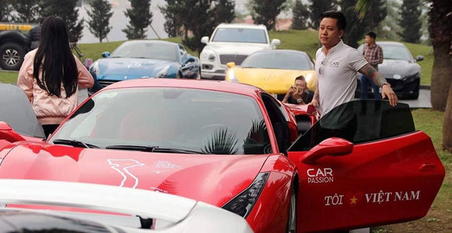 Siêu xe Ferrari của ca sĩ Tuấn Hưng gặp nạn tại Phú Thọ