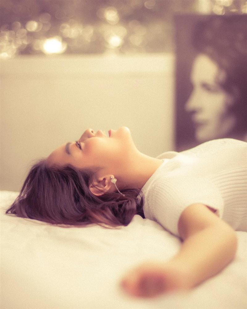 Phạm Quỳnh Anh nức nở: Tôi đã tin quá nhiều để giờ đớn đau