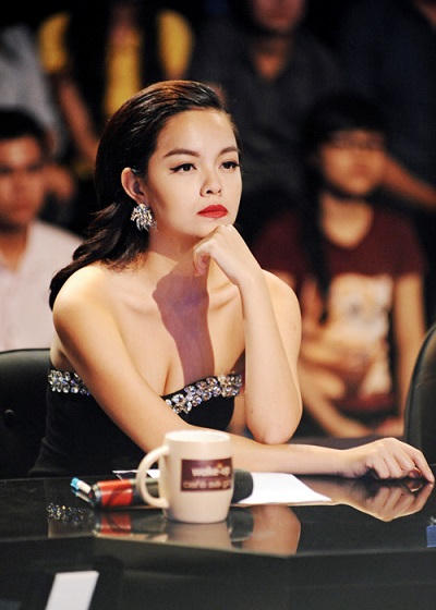 Phạm Quỳnh Anh nức nở: Tôi đã tin quá nhiều để giờ đớn đau