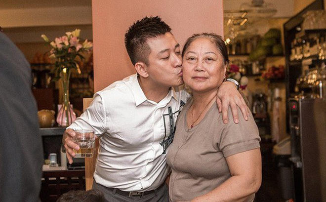 Mẹ ca sĩ Tuấn Hưng bán nhà để 'giải cứu' con